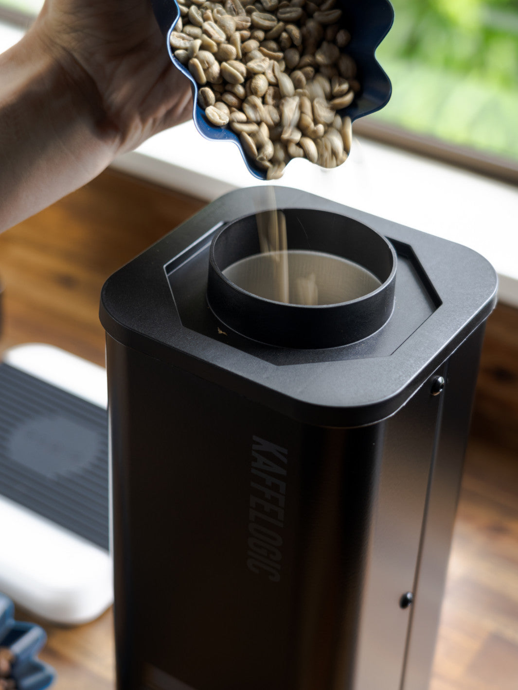 KAFFELOGIC Nano 7 Coffee Roaster (120V)